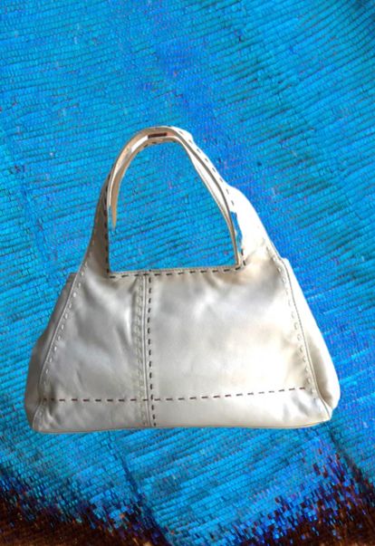 borsa-green-hills-sfondo-blu-oltremare